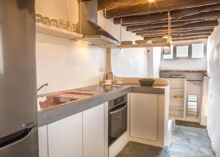 Vakantiehuis Spiti Anita, Superior Master & Double - Pristine, Serene, Beautiful Views *